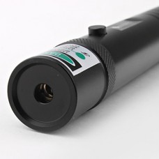 Черная указка в форме фонарика. На батарейках. Зеленый лазерный луч (5mw,532nm)