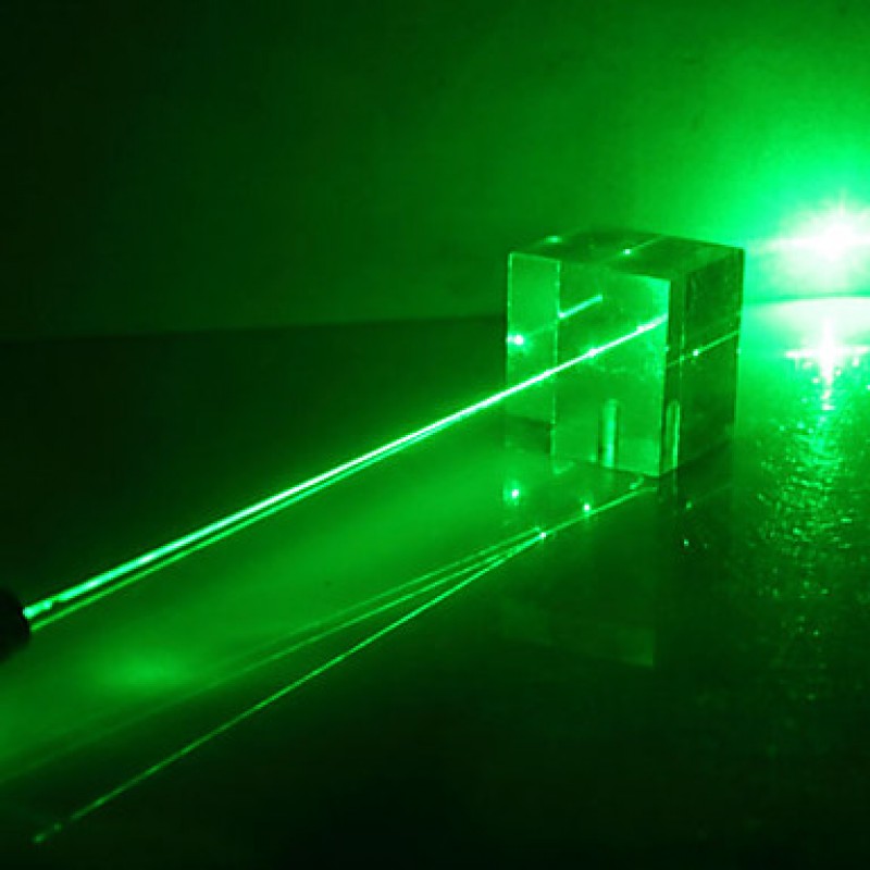 Зеленый луч указка. Лазерная указка зеленый Луч. Lt-008 лазерная указка. Лазер 5 МВТ. Laser лазерная указка зеленая аккумуляторная.