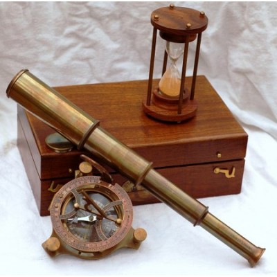 Морской набор: компас,подзорная труба, песочные часы.